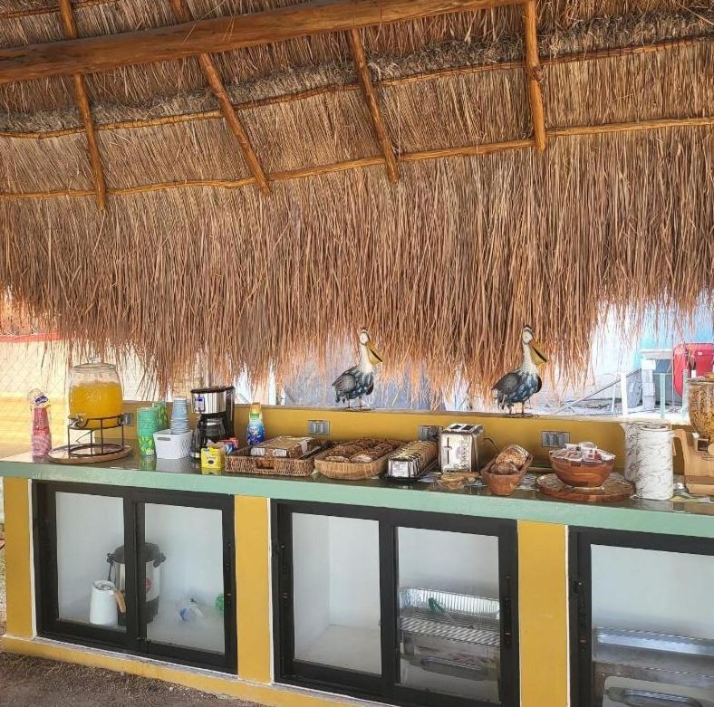 Pelican Inn At Las Dunas เชเลม ภายนอก รูปภาพ